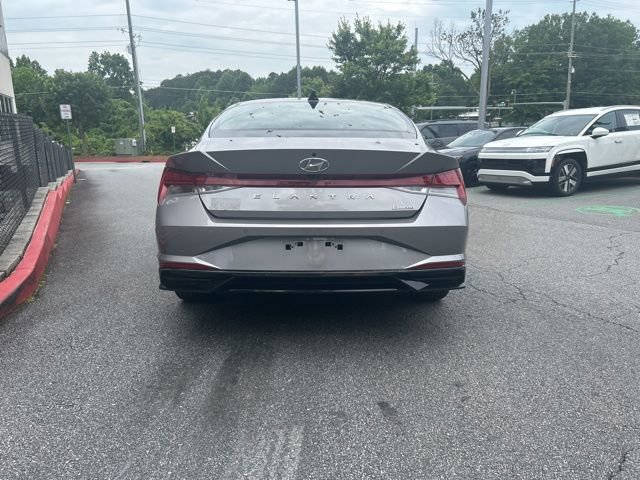 Used 2023 Hyundai Elantra Limited w/ Cargo Package FWD image 4