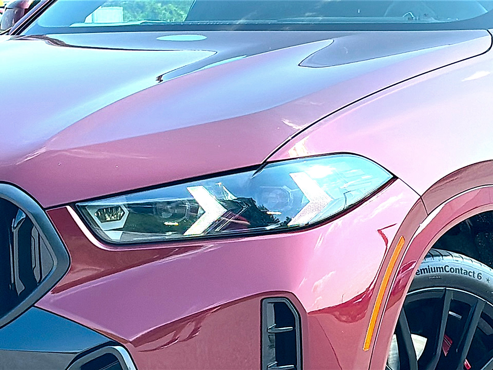 Certified 2025 BMW X6 xDrive40i w/ Climate Comfort Package AWD/4WD image 4