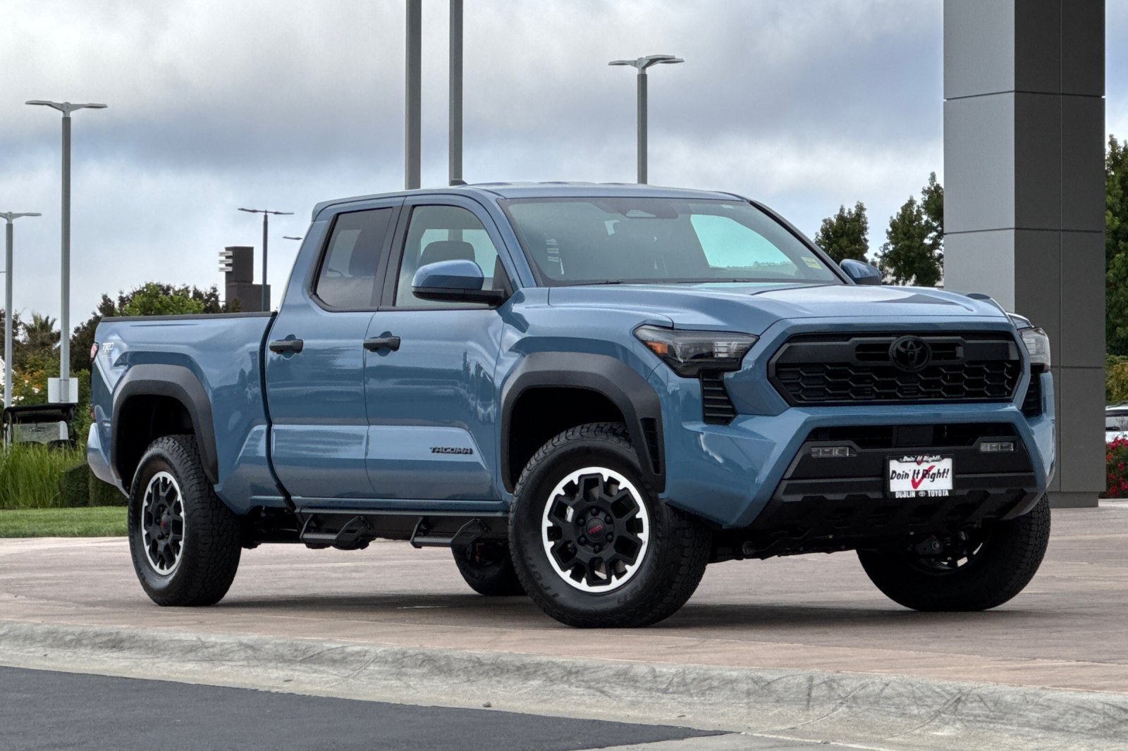 Used 2026 Toyota Tacoma TRD Off-Road AWD/4WD image 2