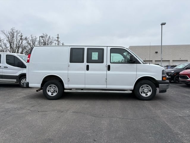 Used 2024 Chevrolet Express 2500 w/ Driver Convenience Package RWD image 10