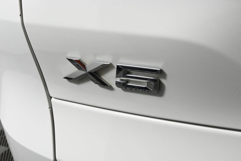 Used 2021 BMW X5 xDrive40i w/ Convenience Package image 39