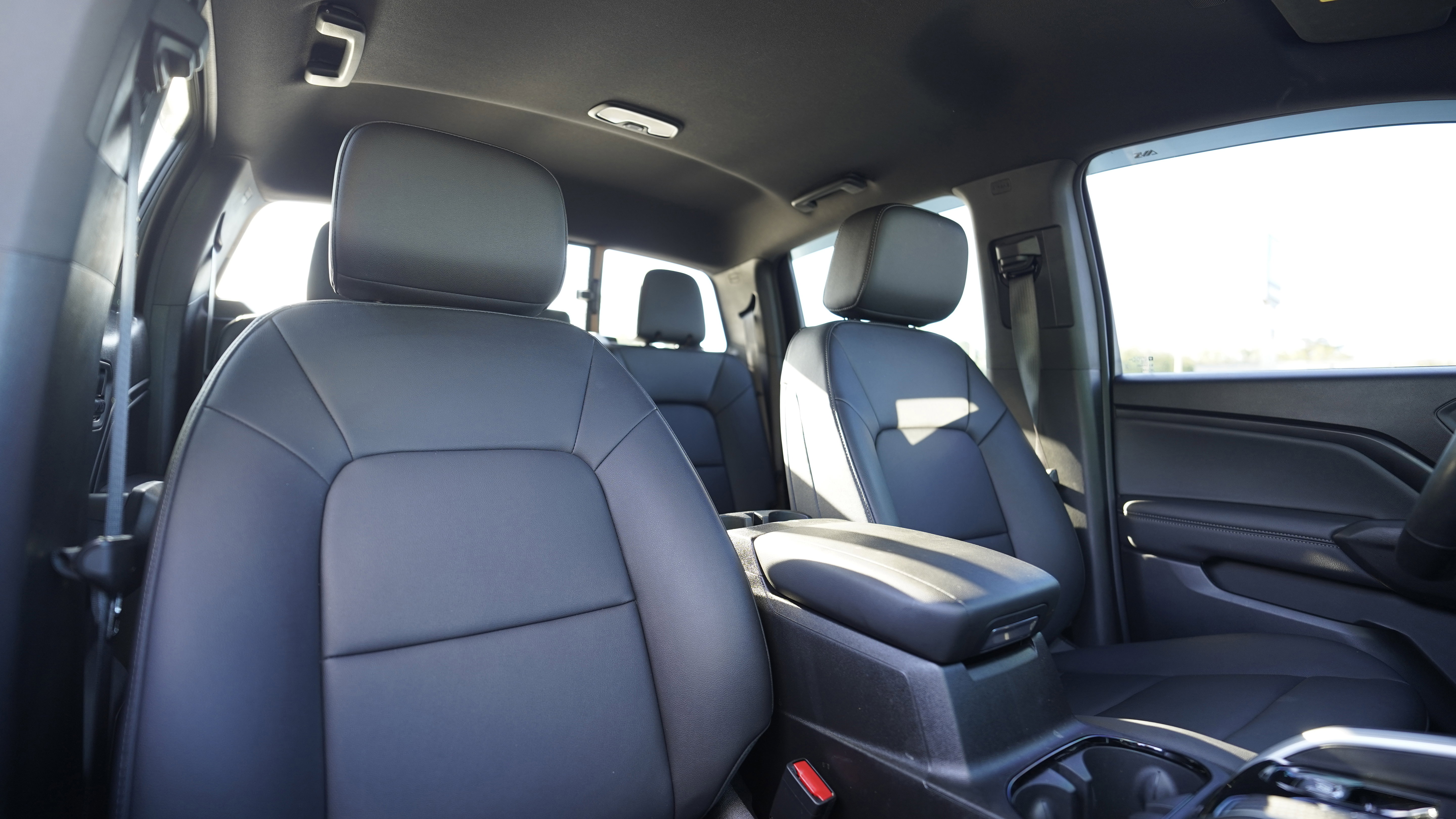 Used 2024 Chevrolet Colorado LT w/ LT Convenience Package III AWD/4WD image 11