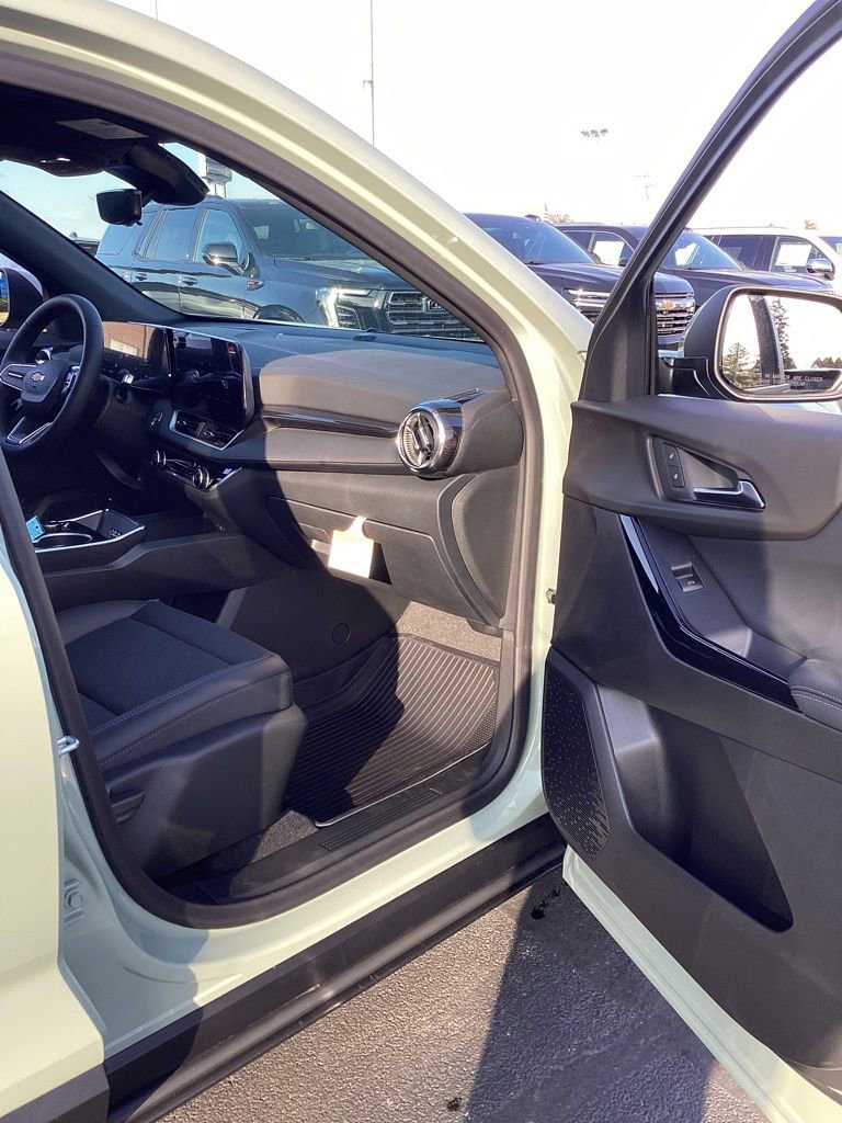 New 2026 Chevrolet Equinox LT w/ Convenience Package II image 29