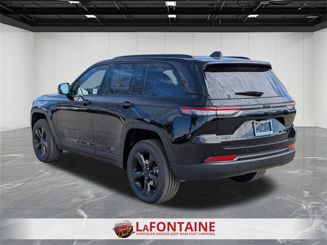 New 2025 Jeep Grand Cherokee Altitude image 3