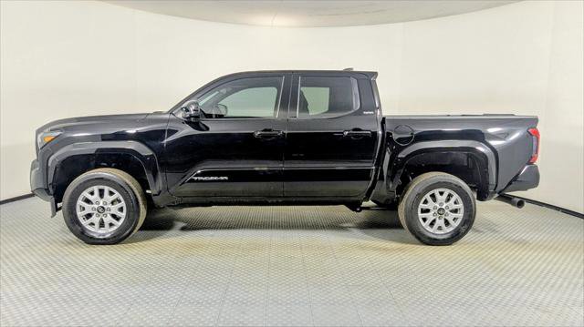 Used 2025 Toyota Tacoma SR5 image 3