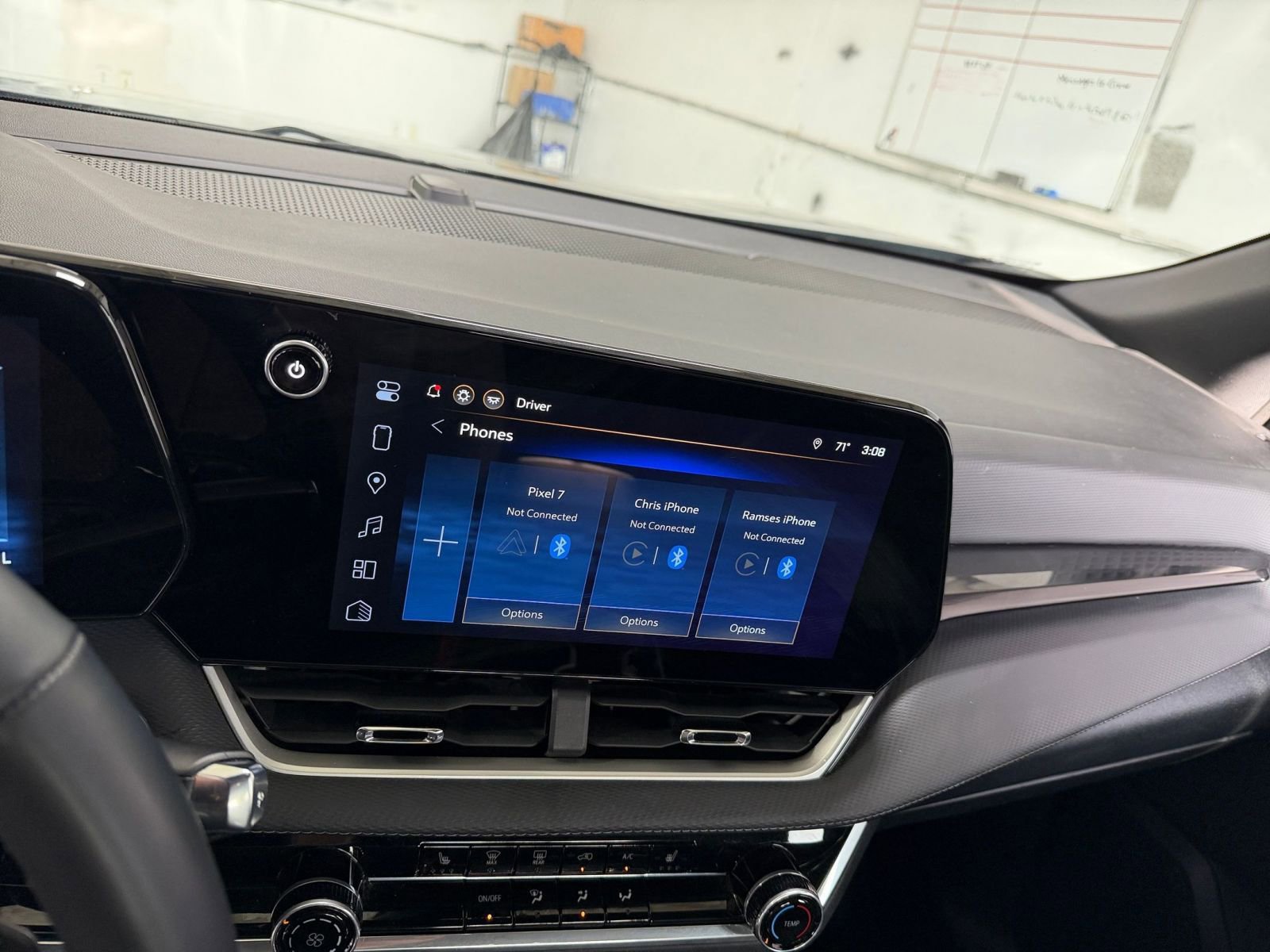 Used 2025 Chevrolet Equinox LT image 21