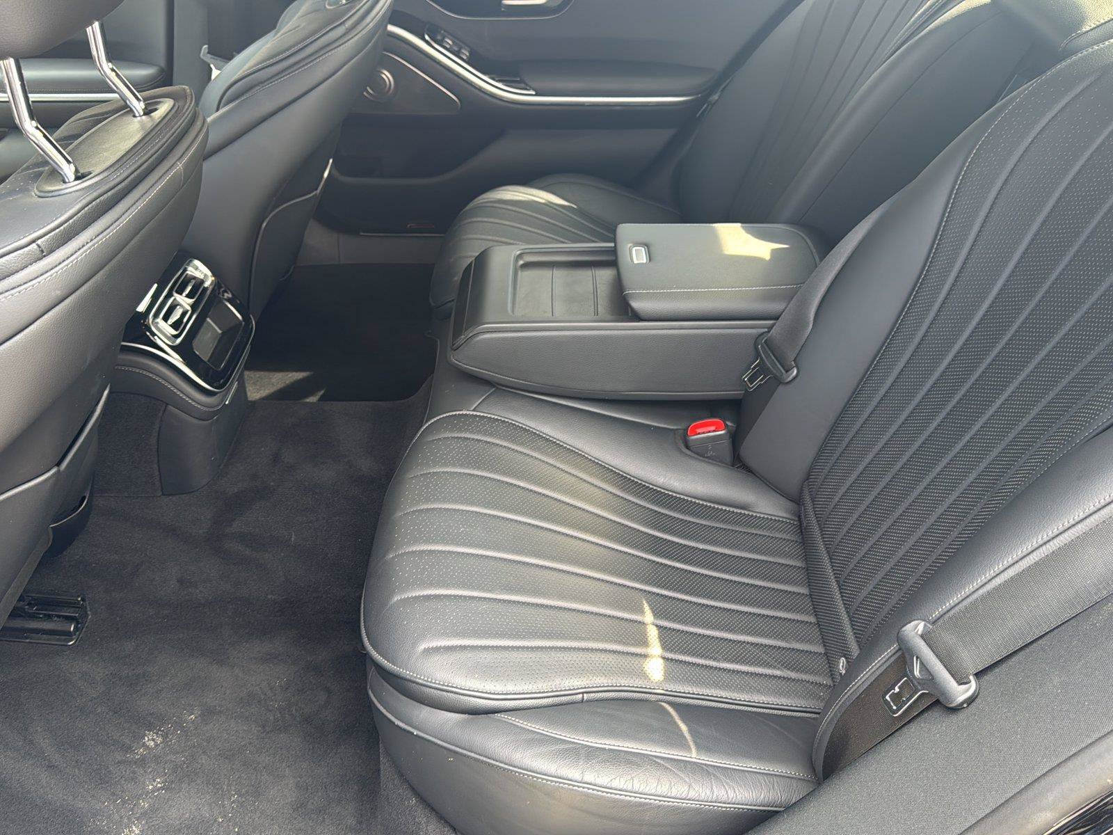 Used 2023 Mercedes-Benz S 500 4MATIC image 38