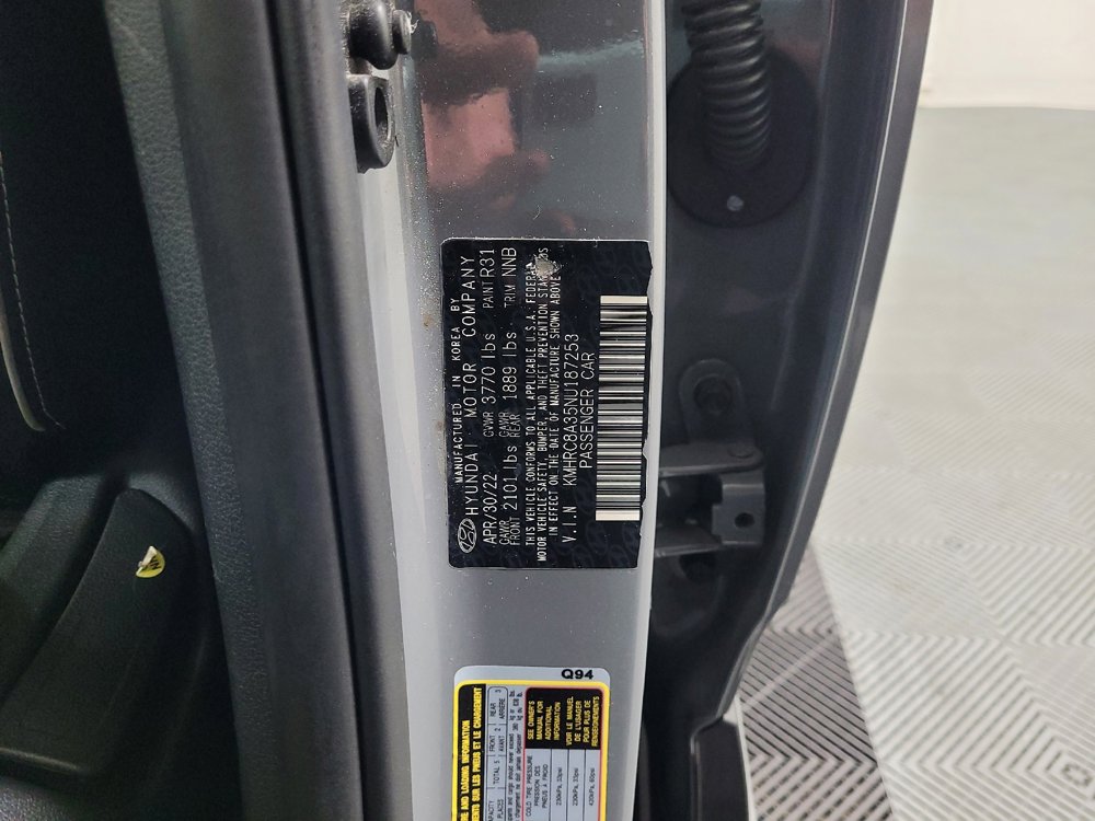 Used 2022 Hyundai Venue Limited image 33