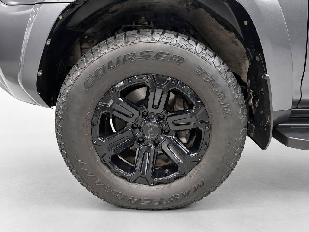 Used 2019 Toyota 4Runner TRD Off-Road AWD/4WD image 24