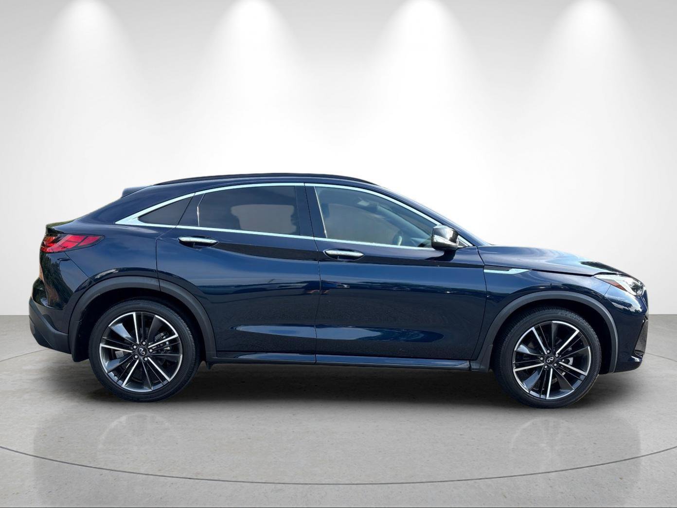Used 2023 INFINITI QX55 Essential w/ Cargo Package AWD/4WD image 6