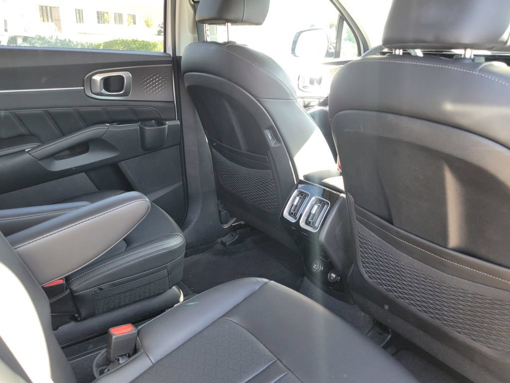 Certified 2023 Kia Sorento SX FWD image 8