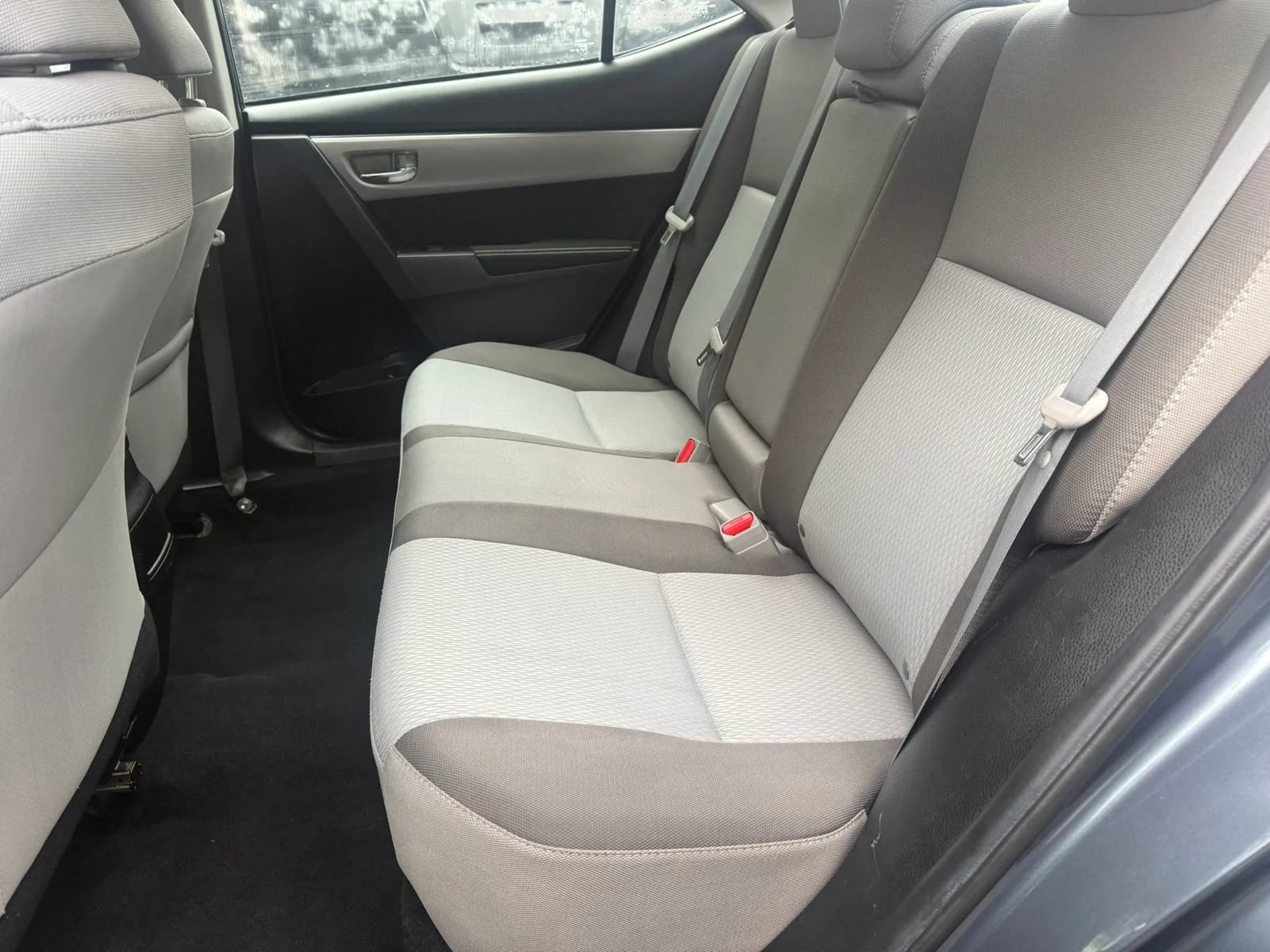 Used 2018 Toyota Corolla LE FWD image 7