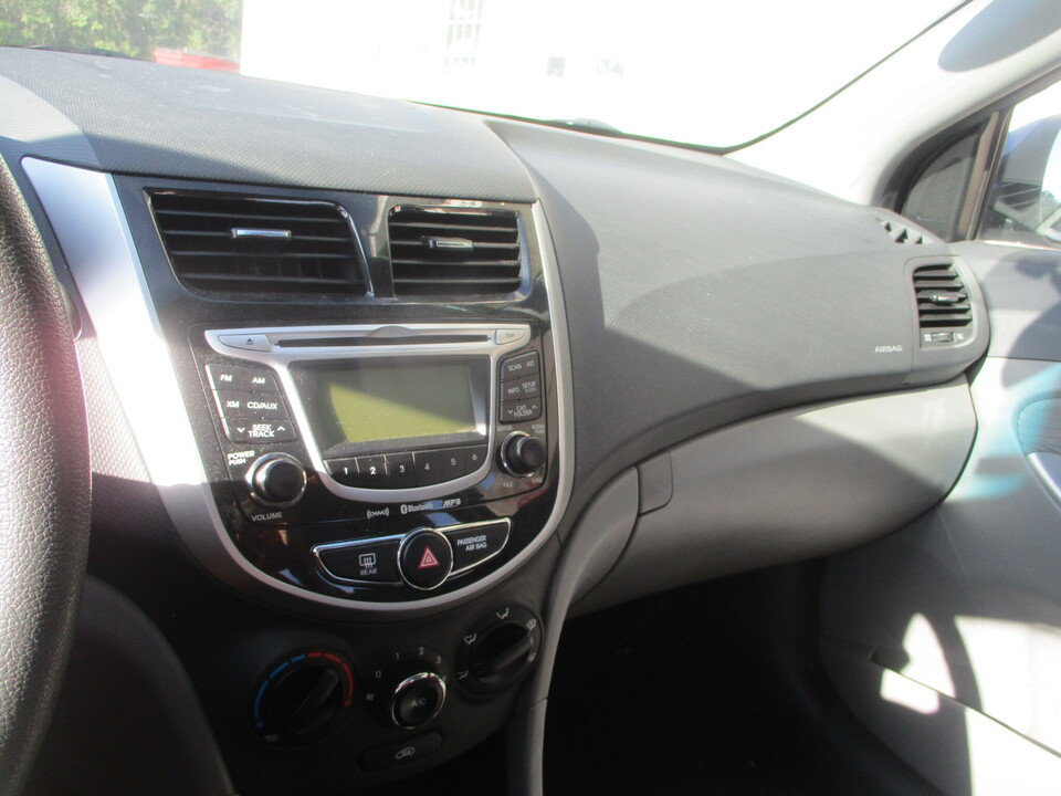 Used 2012 Hyundai Accent GLS w/ Premium Pkg 3 FWD image 37