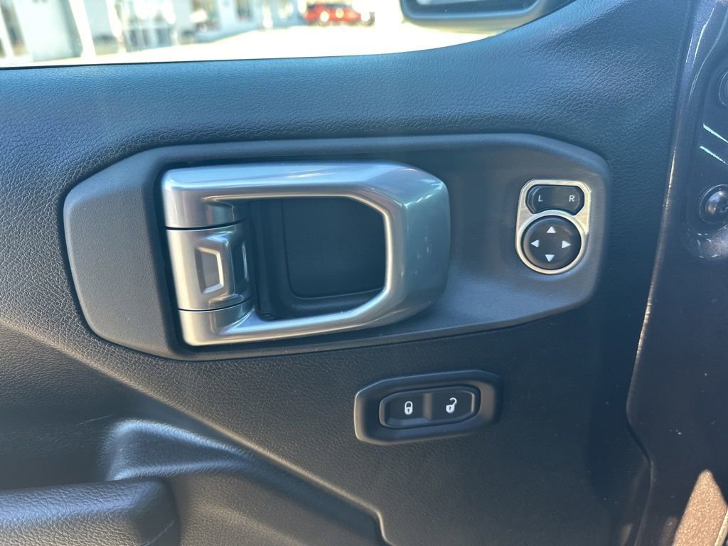 Used 2025 Jeep Wrangler Sport S image 15