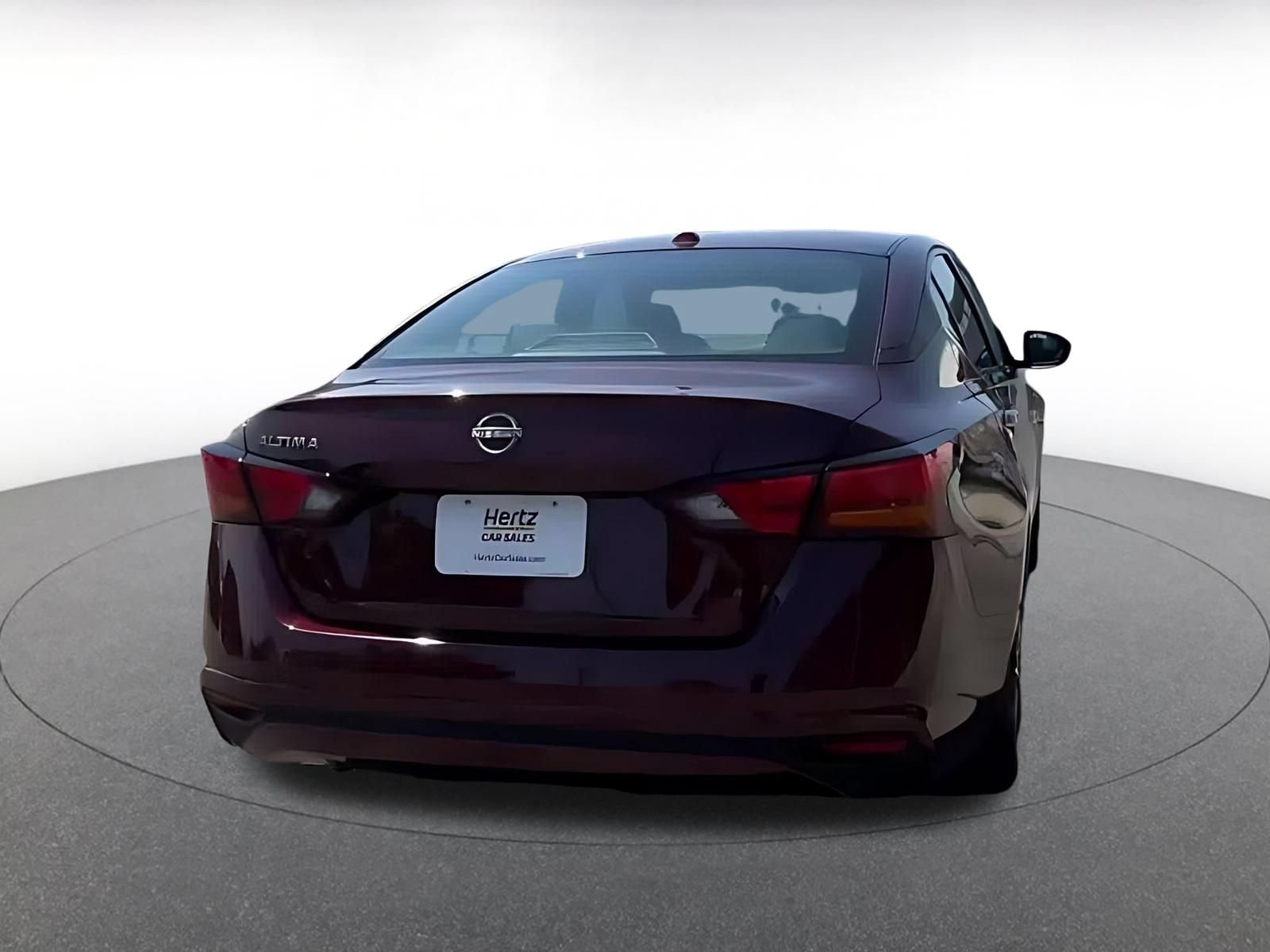 Used 2025 Nissan Altima 2.5 SV FWD image 11