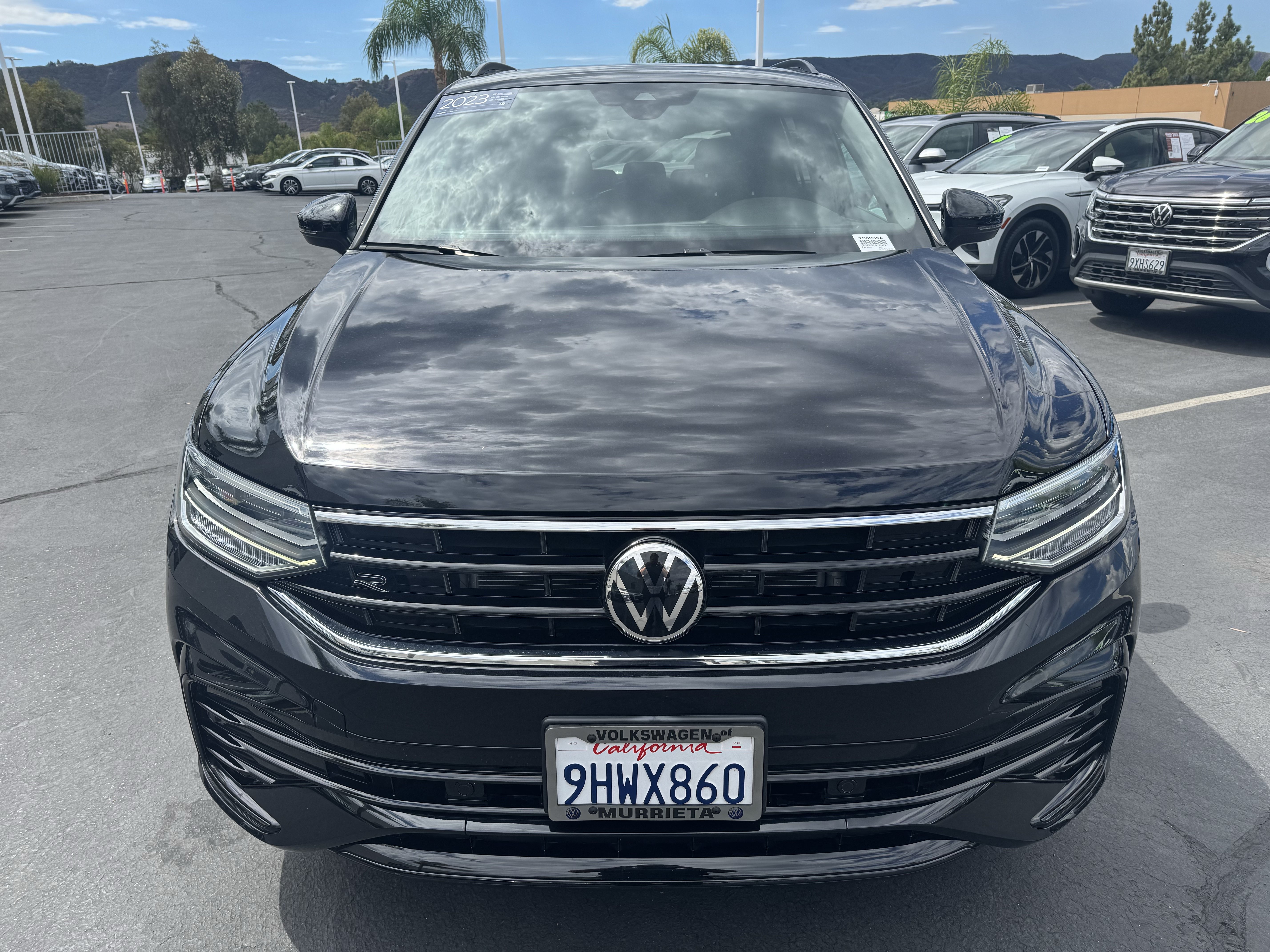 Used 2023 Volkswagen Tiguan SE R-Line FWD image 3