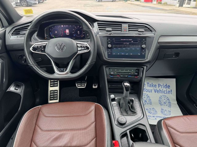 Certified 2023 Volkswagen Tiguan SEL R-Line AWD/4WD image 18