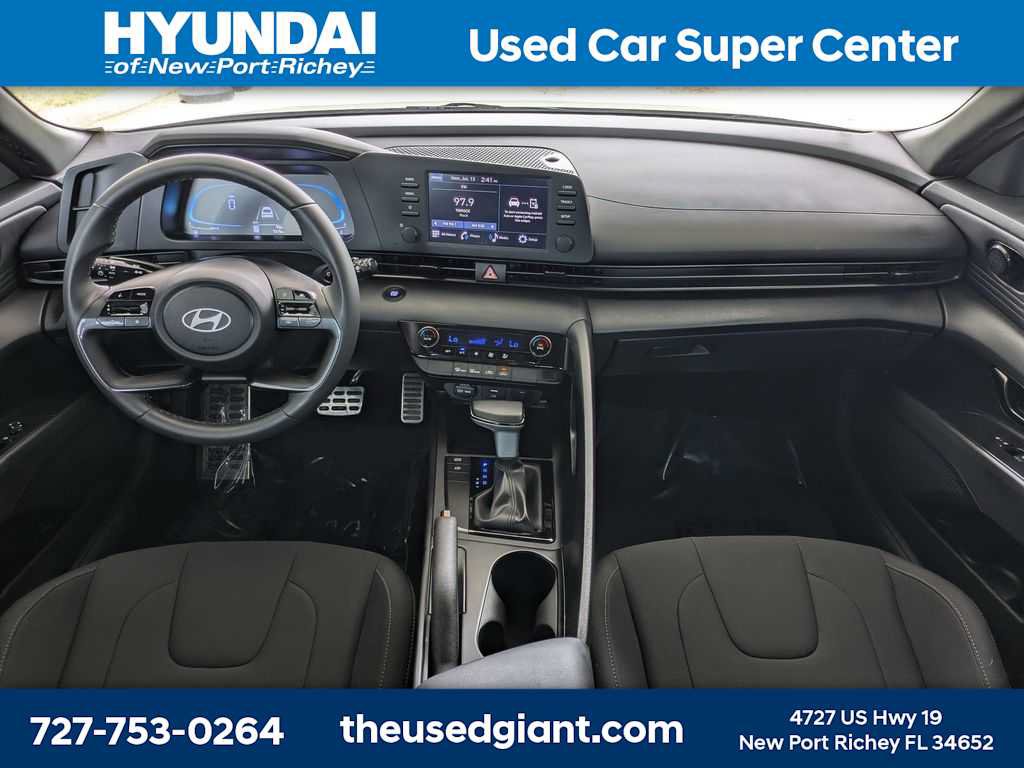 Certified 2025 Hyundai Elantra Sport FWD image 15