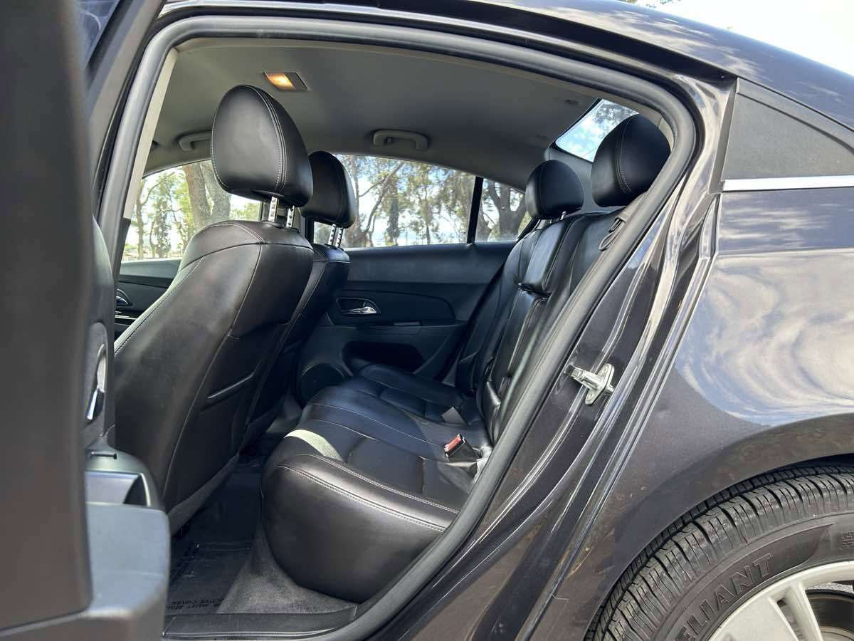 Used 2014 Chevrolet Cruze Diesel FWD image 19