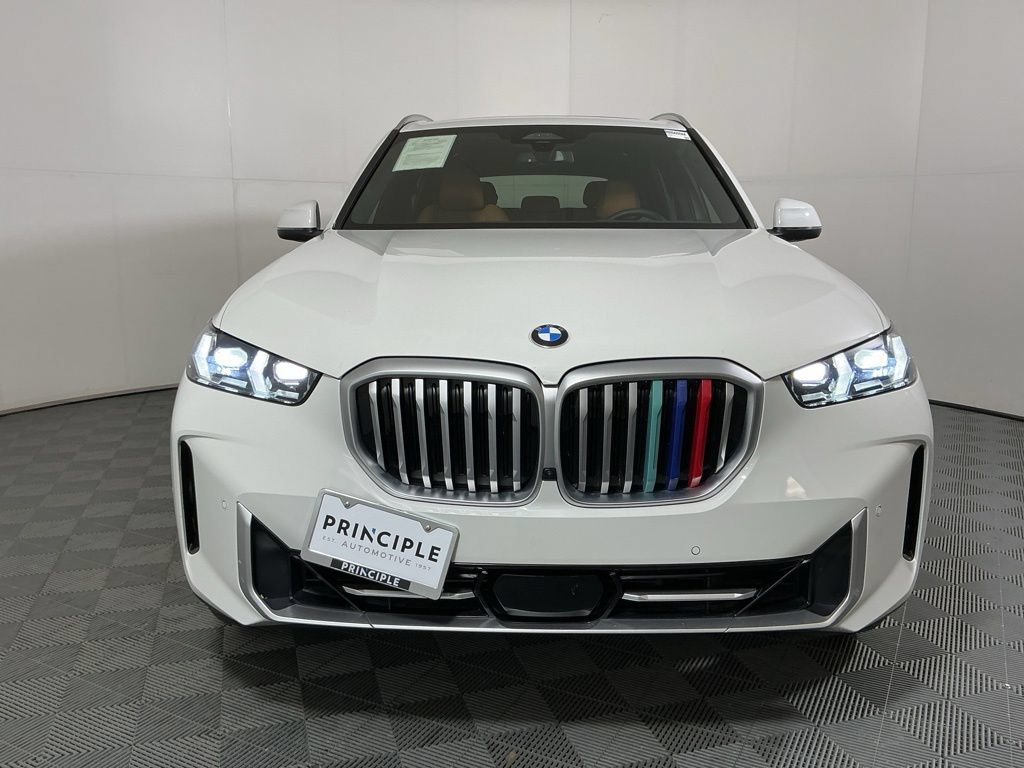 Certified 2024 BMW X5 xDrive40i w/ Premium Package AWD/4WD image 3