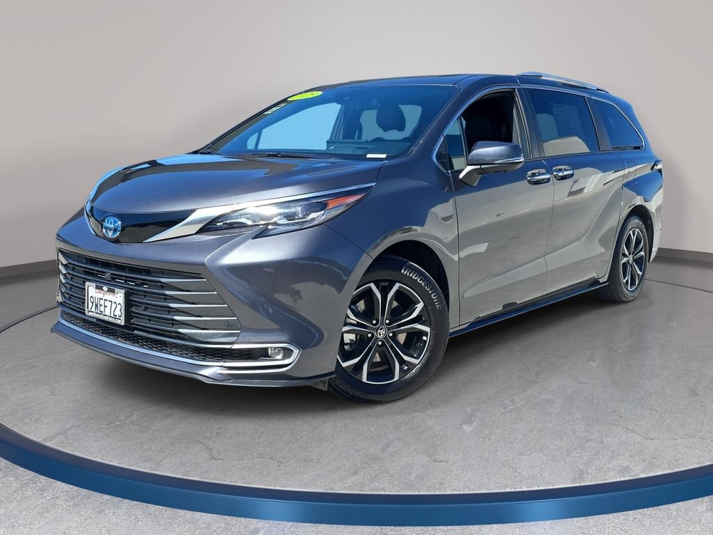 Used 2025 Toyota Sienna Platinum