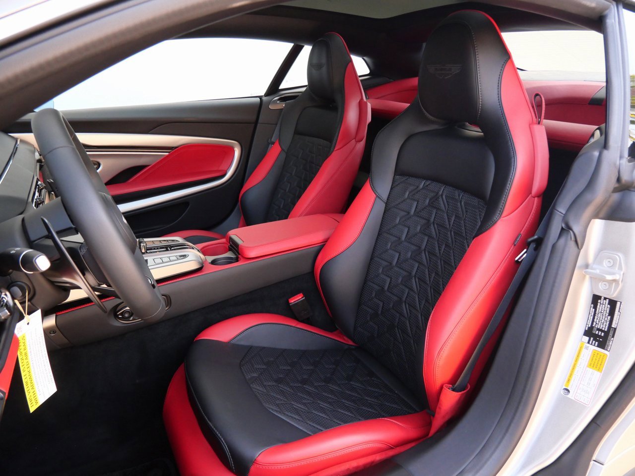 New 2025 Aston Martin Vanquish image 21