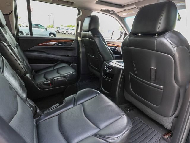 Used 2015 Cadillac Escalade ESV Luxury RWD image 25