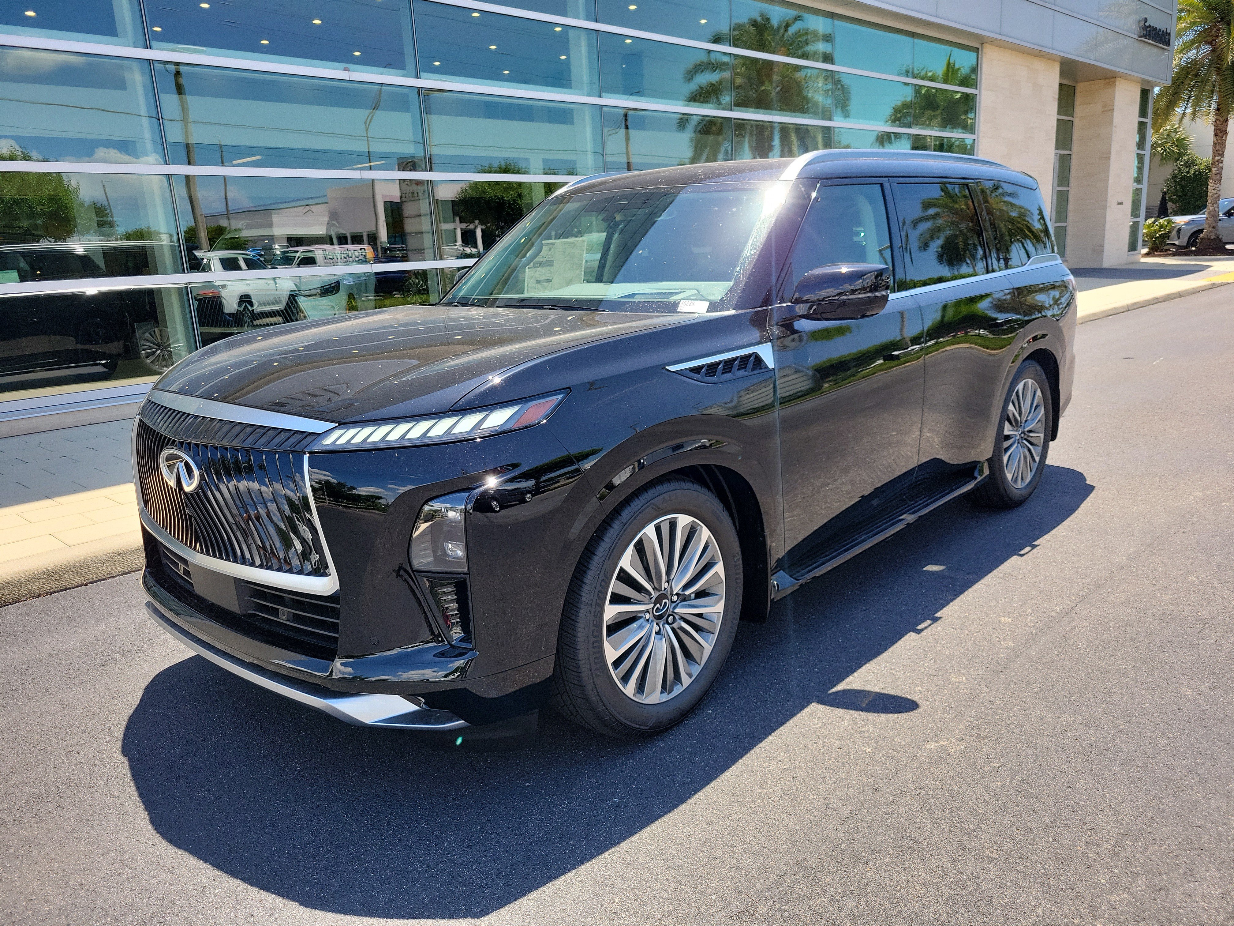 New 2026 INFINITI QX80 Luxe RWD image 8