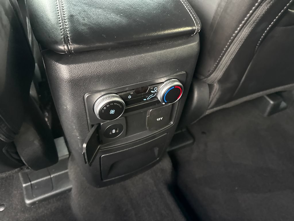 Used 2024 Ford Explorer XLT w/ Equipment Group 202A AWD/4WD image 21