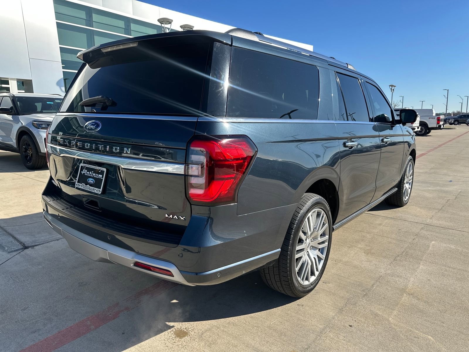 Used 2024 Ford Expedition Max Platinum image 5