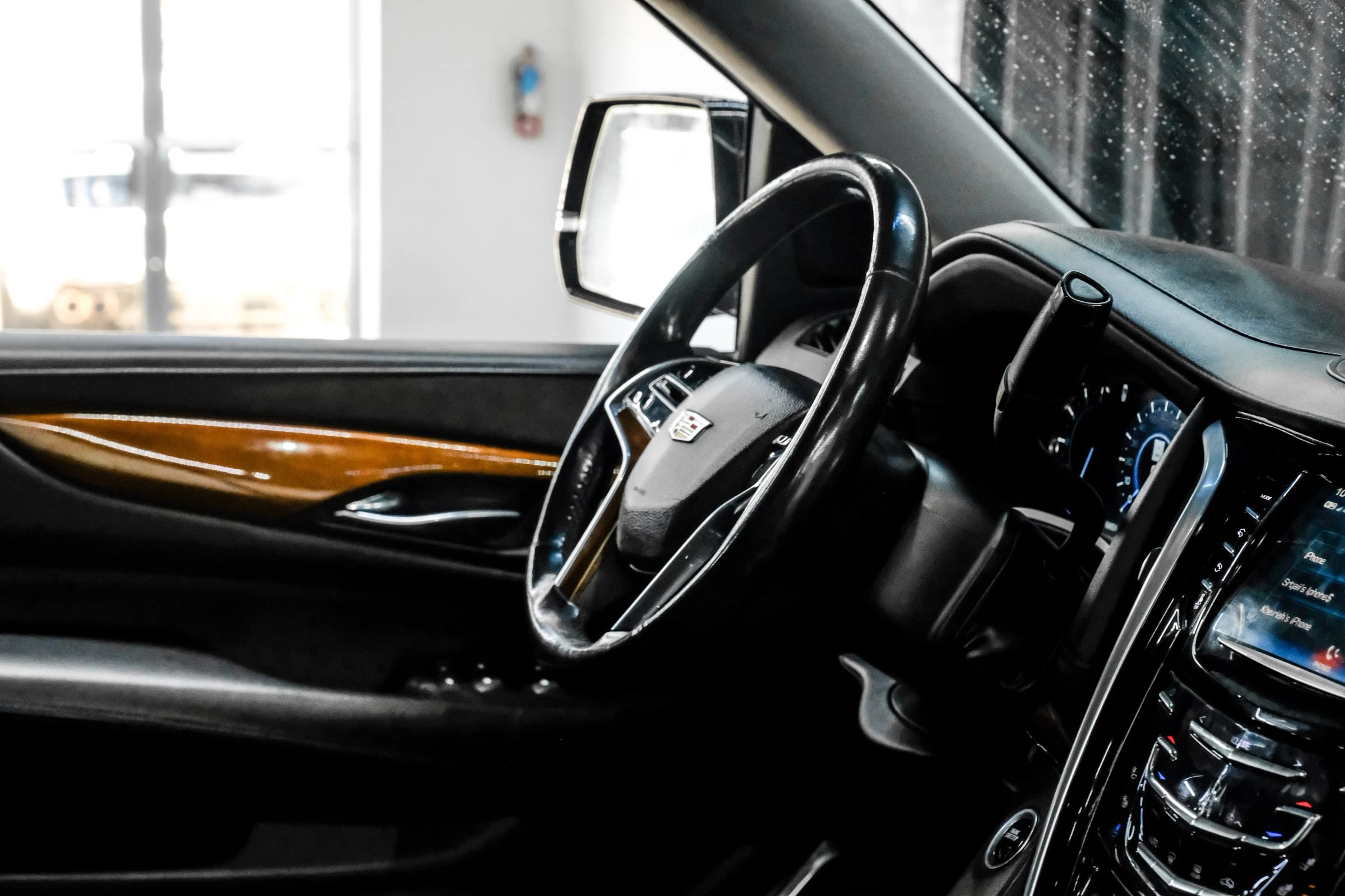 Used 2020 Cadillac Escalade ESV Luxury RWD image 17