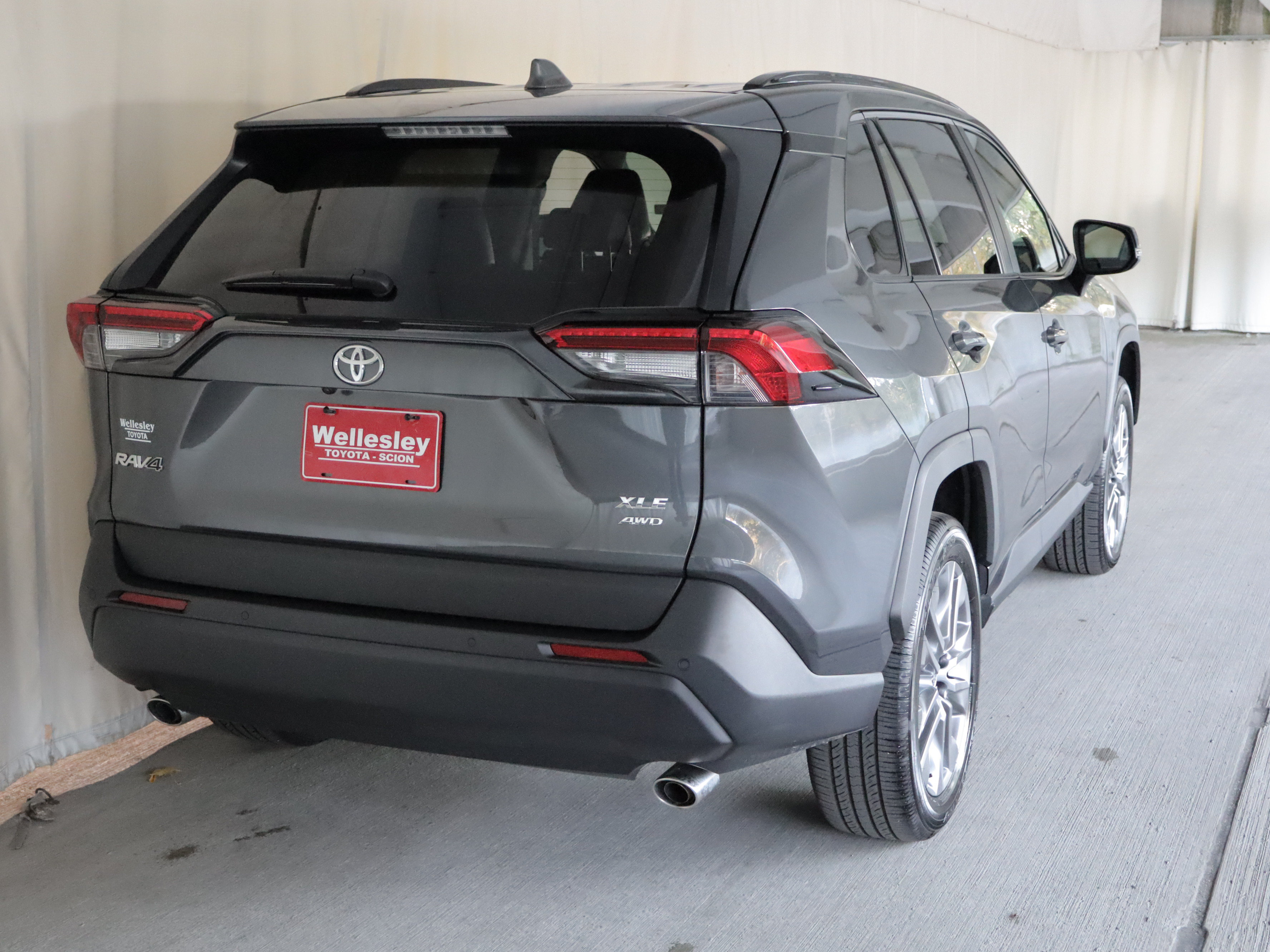 Used 2025 Toyota RAV4 XLE Premium w/ Weather Package AWD/4WD image 8