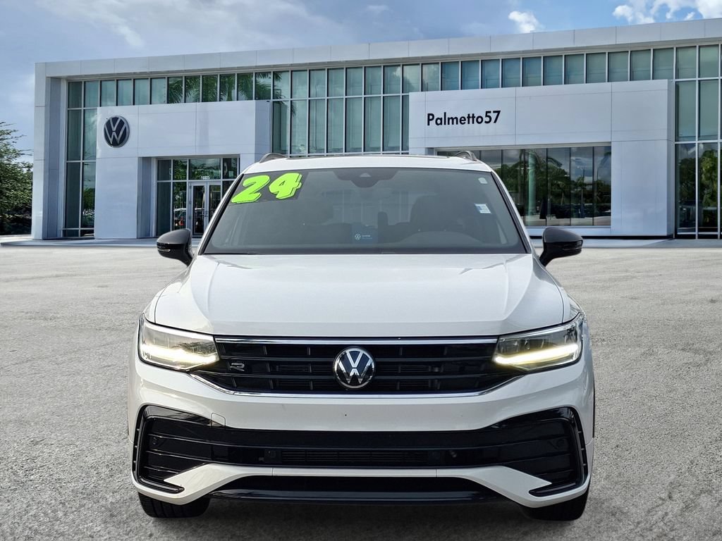 Certified 2024 Volkswagen Tiguan SE R-Line FWD image 2