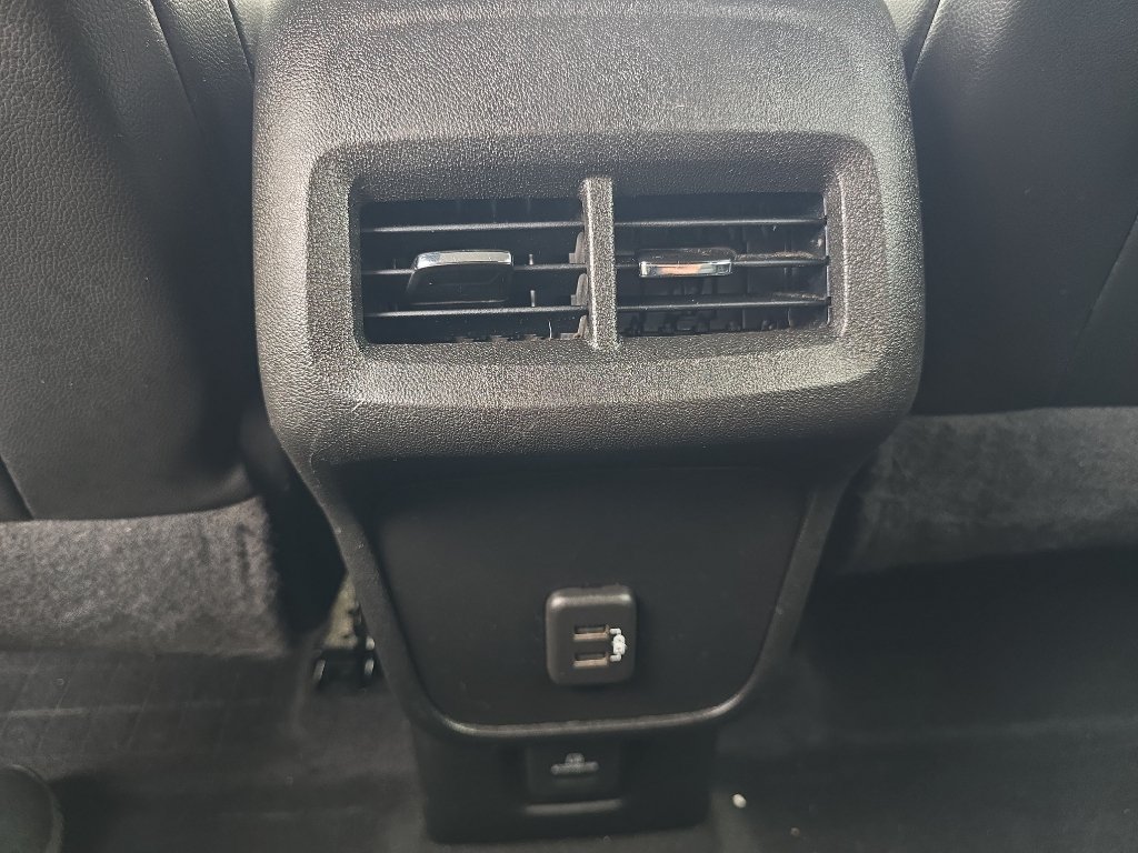 Used 2021 Chevrolet Equinox Premier w/ LPO, Cargo Package FWD image 20
