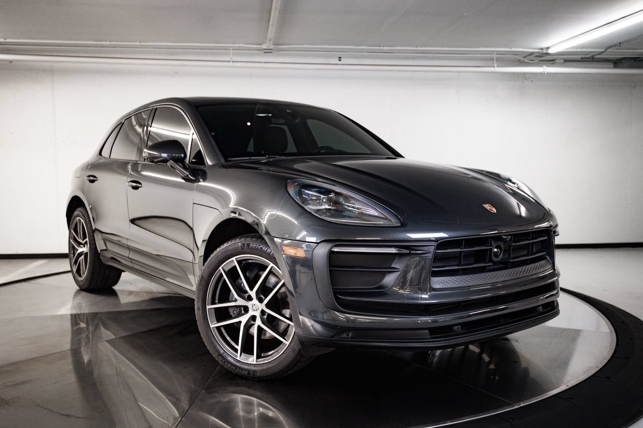 Certified 2024 Porsche Macan AWD/4WD image 9