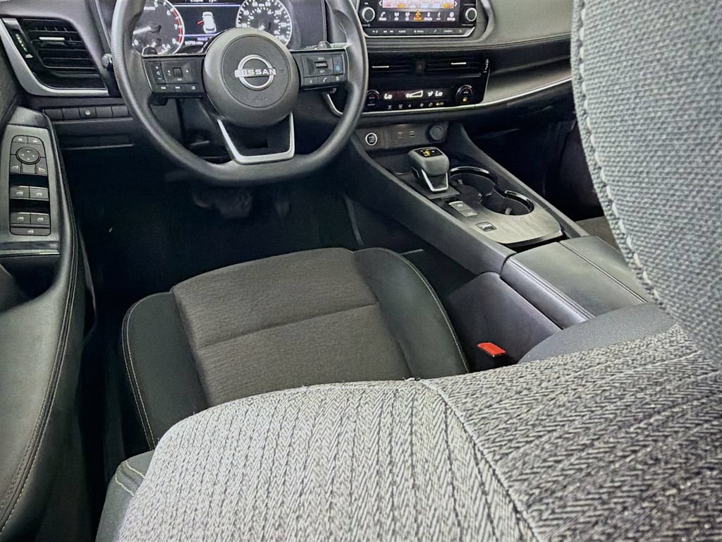Used 2022 Nissan Rogue SV FWD image 25