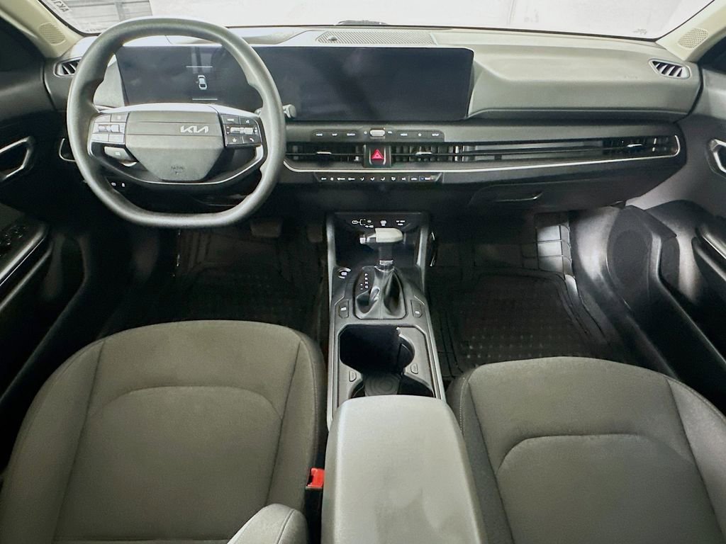 Used 2025 Kia K4 LXS image 16