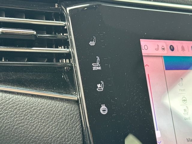 Used 2024 Jeep Wagoneer L Series II w/ Flexible Seating Group image 24