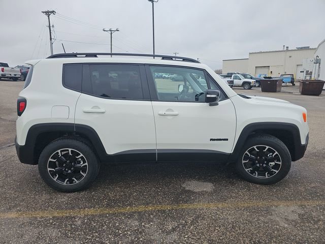 Used 2023 Jeep Renegade Latitude AWD/4WD image 6