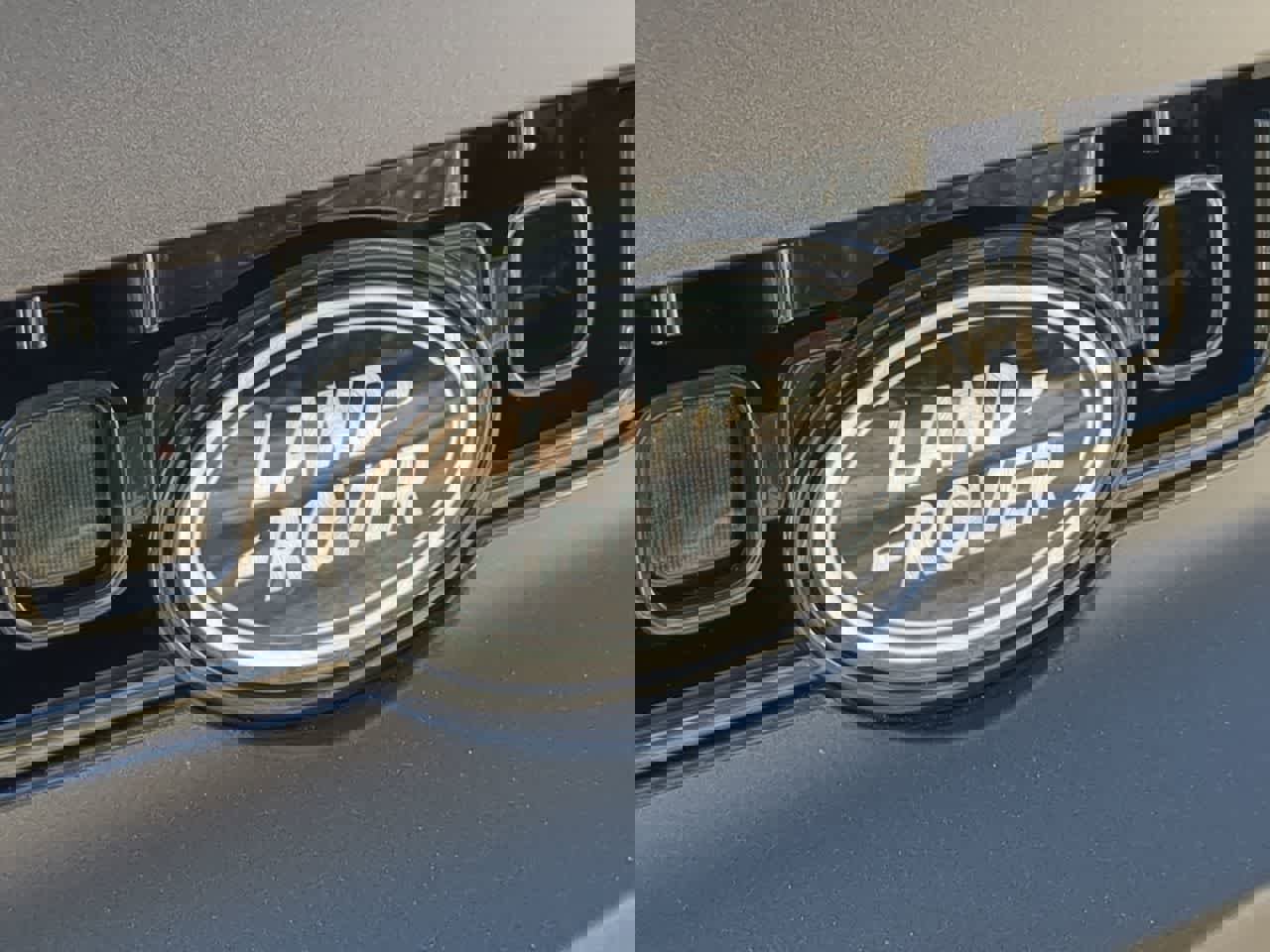 Used 2025 Land Rover Defender 110 image 12