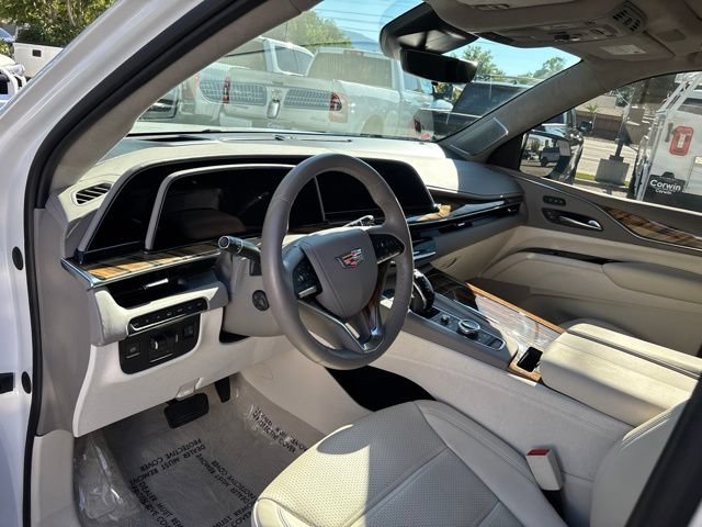 Used 2022 Cadillac Escalade Sport Platinum w/ LPO, ONYX Package AWD/4WD image 14
