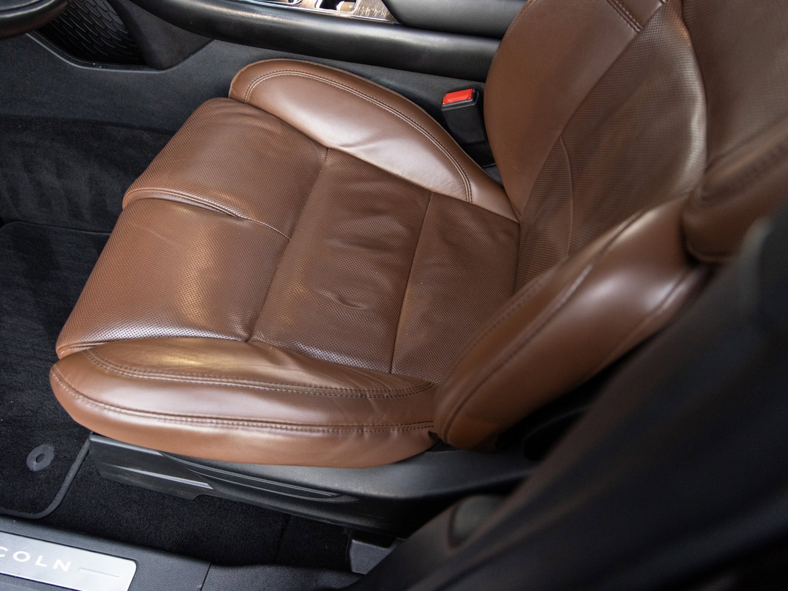 Used 2020 Lincoln Aviator Reserve w/ Equipment Group 202A image 19