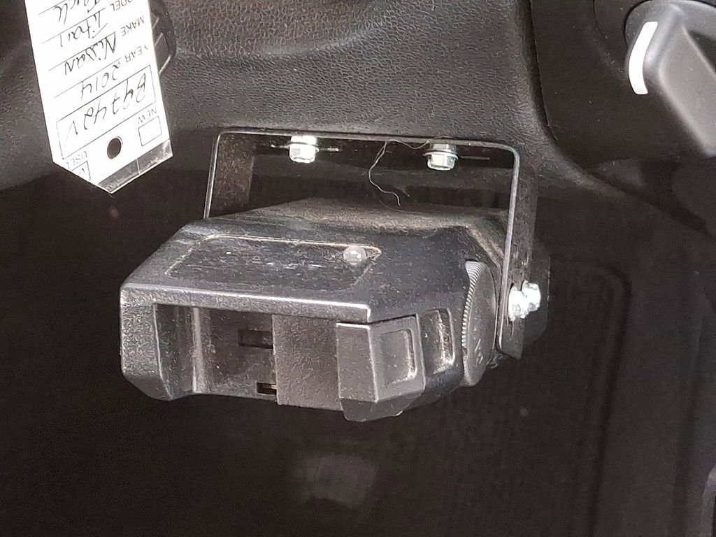 Used 2014 Nissan Titan SV w/ SV Value Truck Package image 23