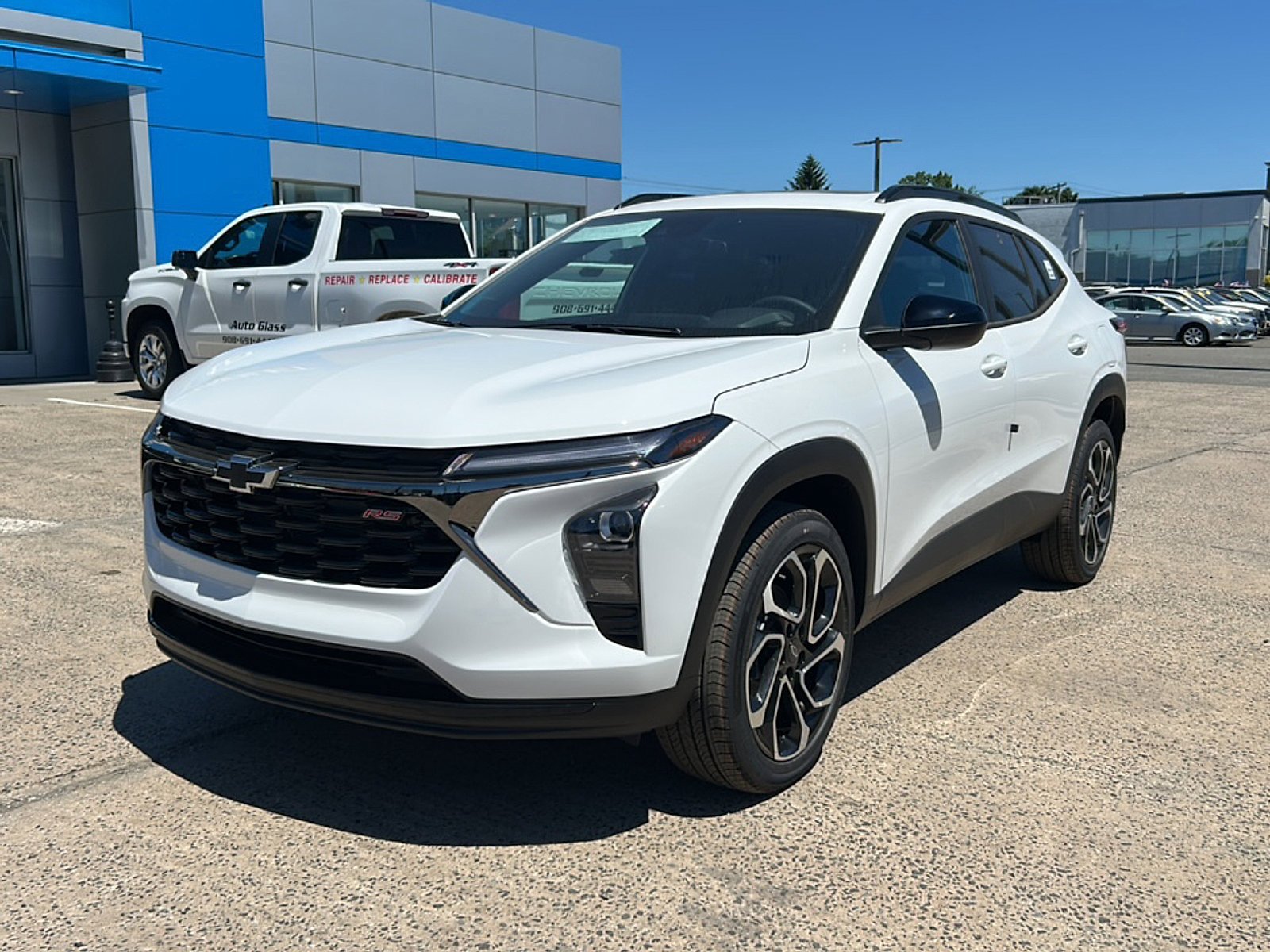 New 2026 Chevrolet Trax RS w/ Sunroof Package FWD image 4
