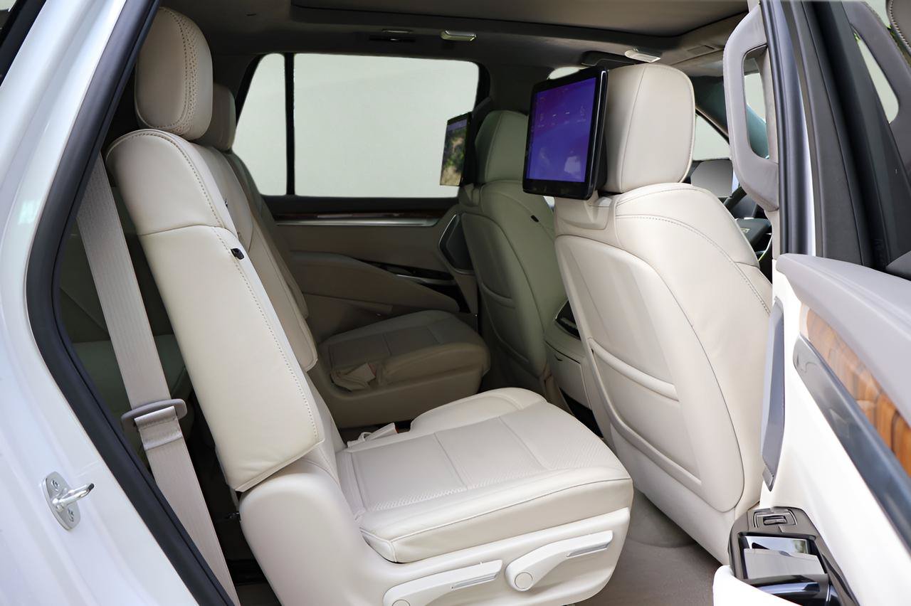Certified 2025 Cadillac Escalade Sport Platinum AWD/4WD image 21