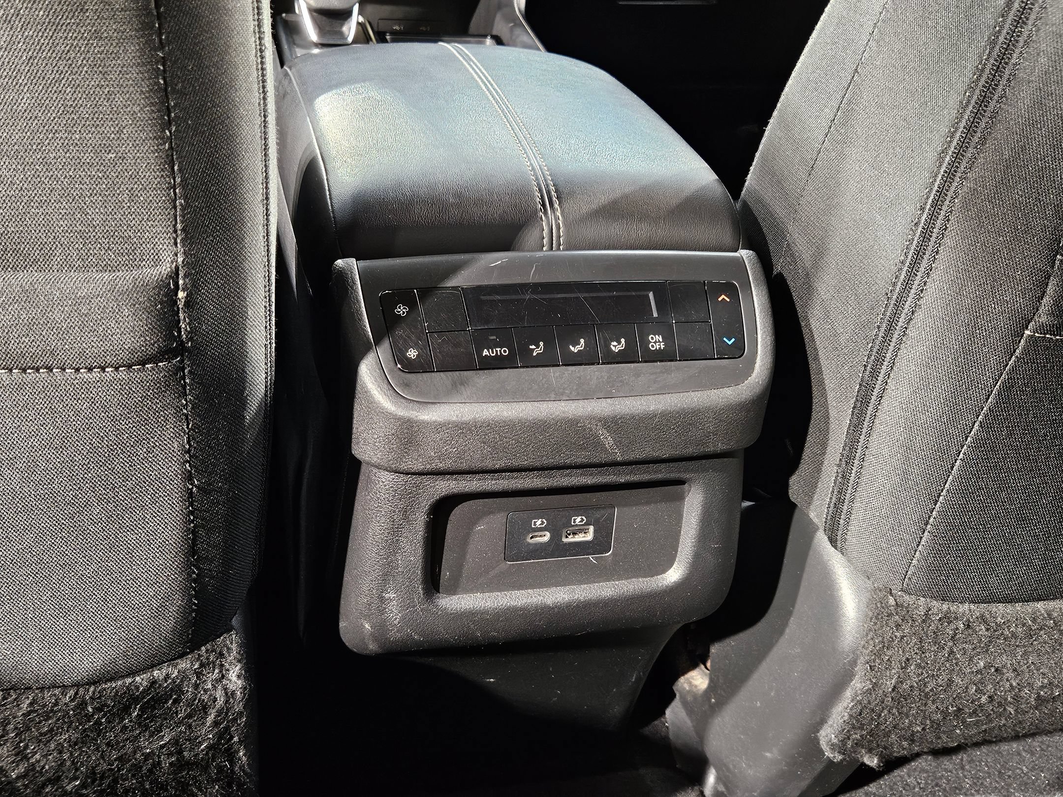 Used 2023 Nissan Pathfinder SV AWD/4WD image 36