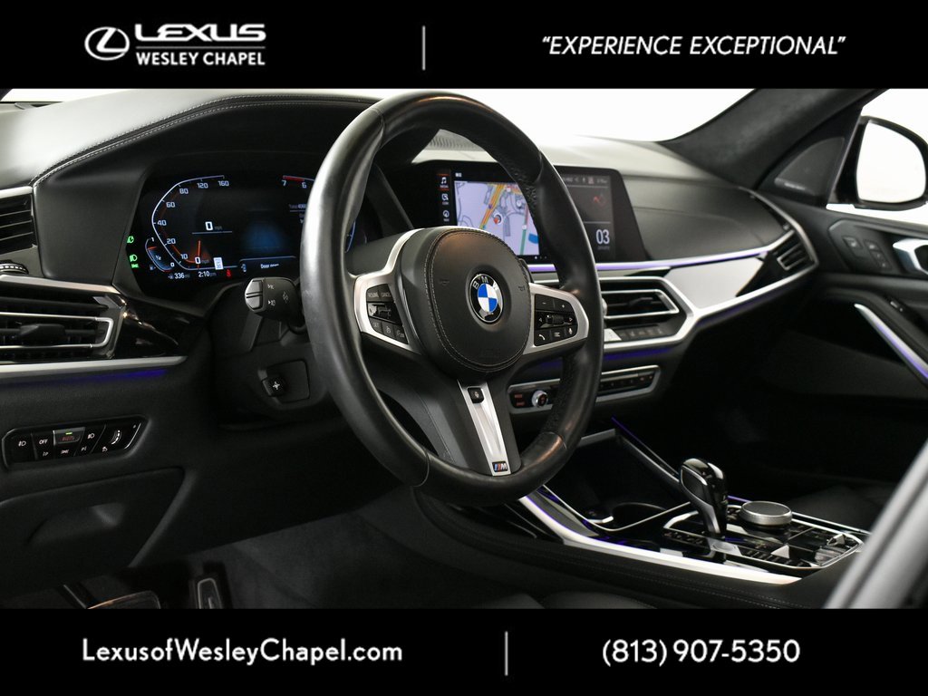 Used 2022 BMW X7 M50i w/ Luxury Seating Package image 21