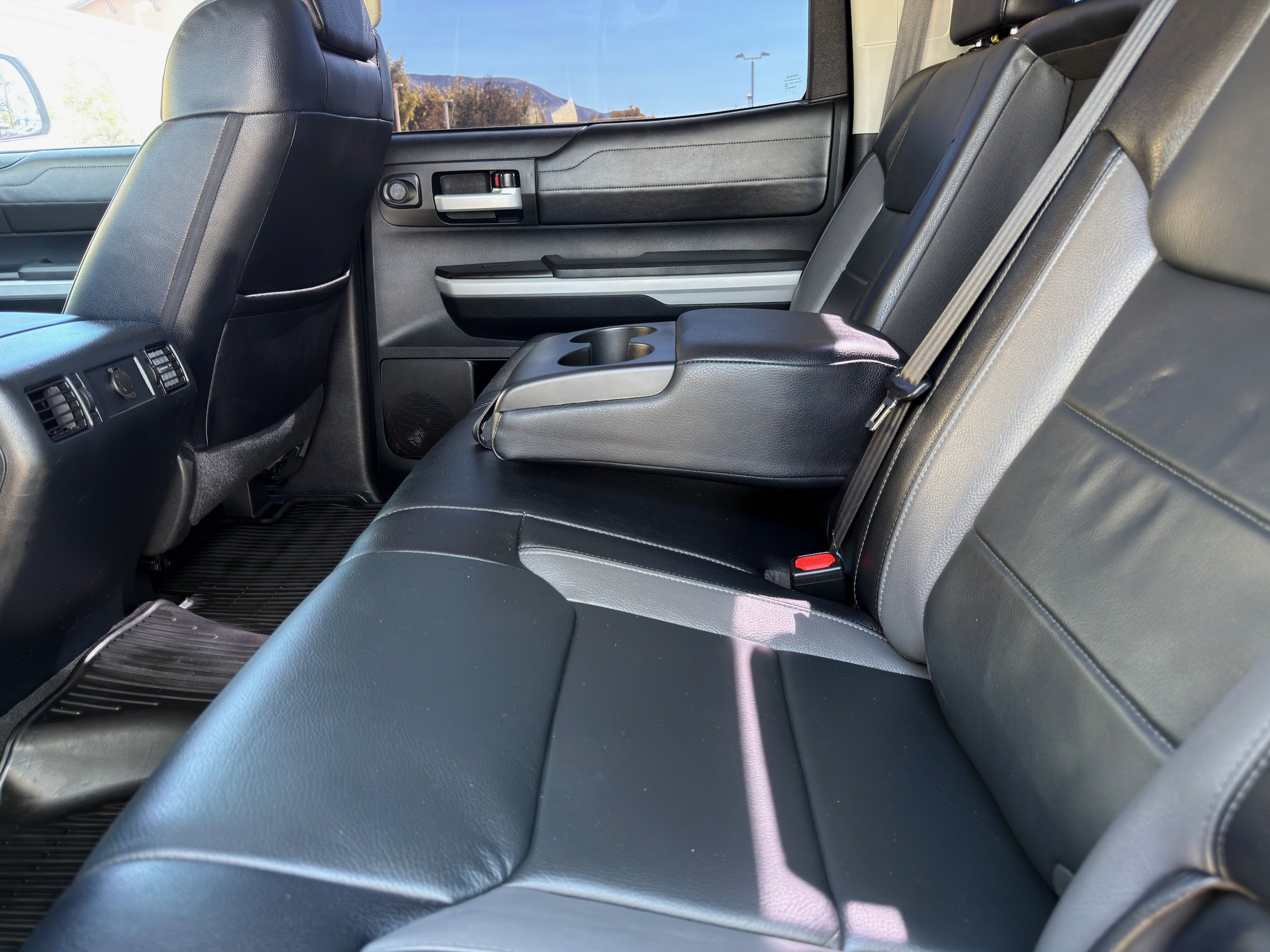 Used 2018 Toyota Tundra Limited w/ Limited Premium Package AWD/4WD image 18
