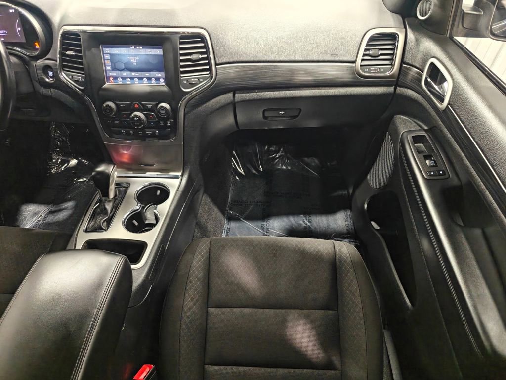 Used 2021 Jeep Grand Cherokee Laredo AWD/4WD image 21