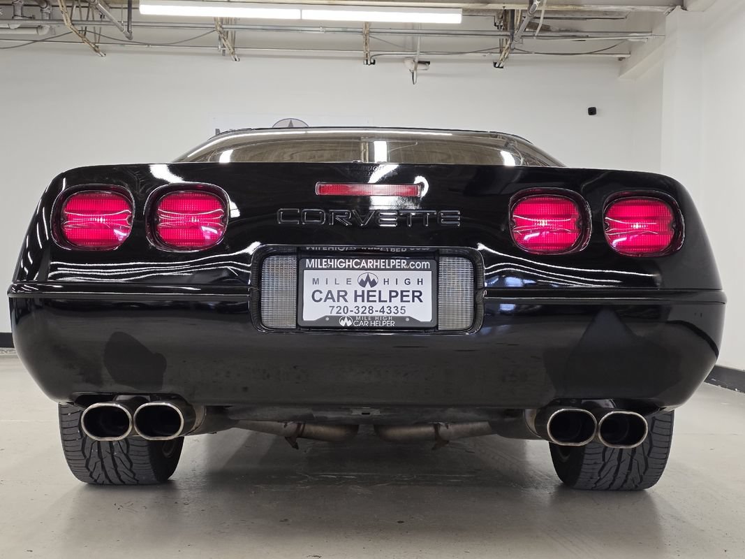 Used 1995 Chevrolet Corvette Coupe RWD image 15